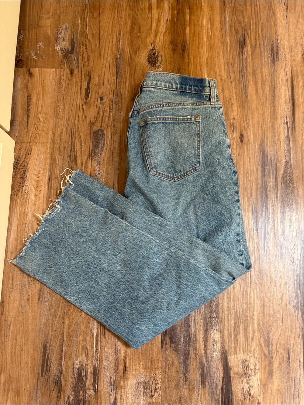 Abercrombie & Fitch Women’s Medium Wash Low Rise Baggy Jean
